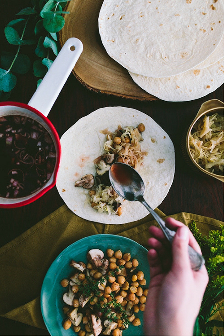 Probeer eens een ander gerechten met zuurkool: wraps met zuurkool en portsaus. Port? Gezond en vegan eten met producten van de Aldi. Lees het recept op de blog. Foto door Aline Bouma.