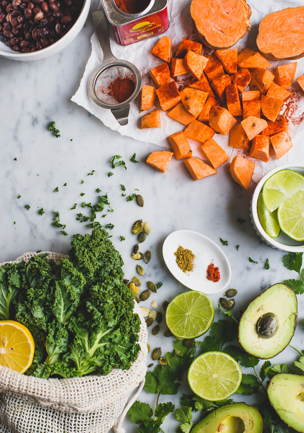 Mexicaanse boerenkoolsalade | De Groene Meisjes. Super creamy en gezond!