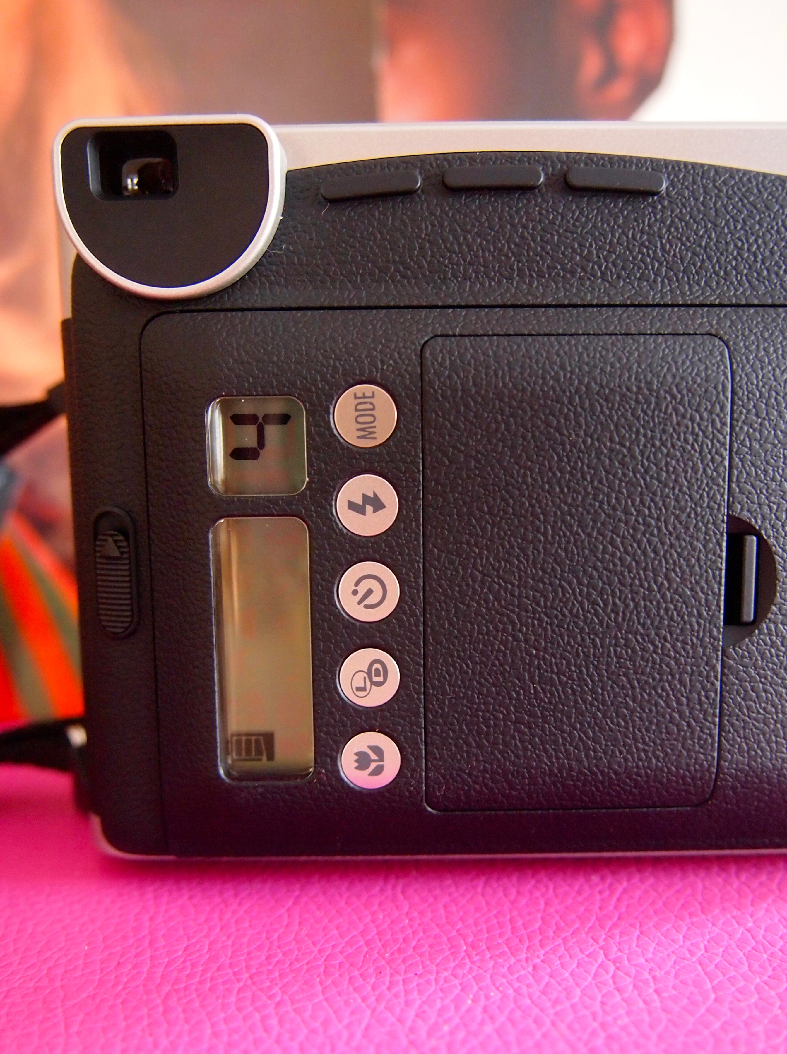 Review: Fujifilm Instax Mini 90 De