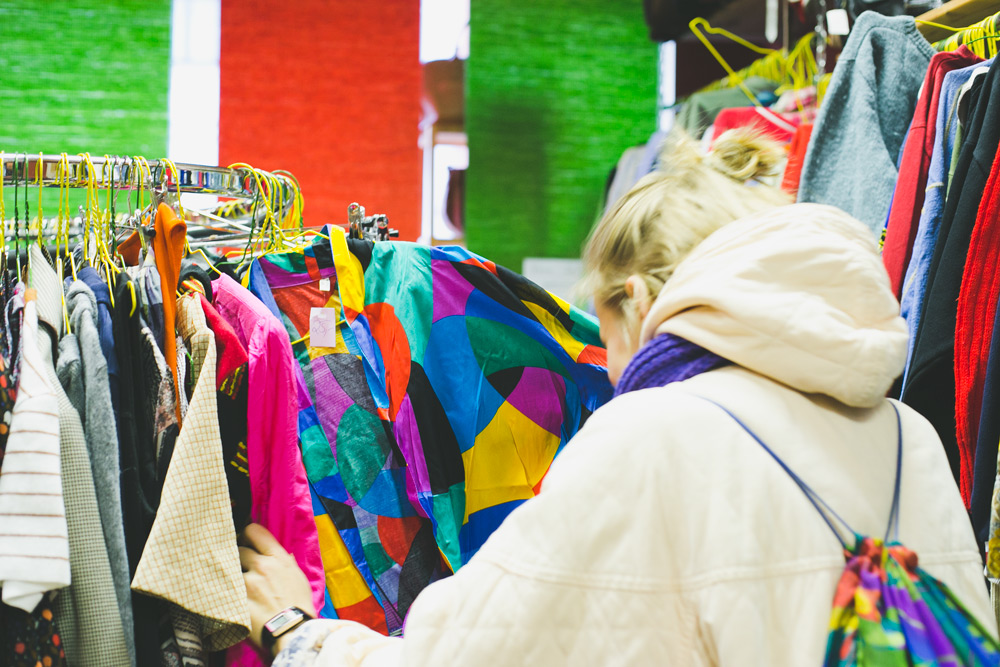 Regenachtig niezen inrichting Tweedehands kleding: hoe vind je de mooiste items? | De Groene Meisjes